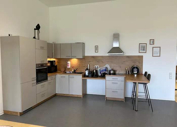 Dorfstrasse 32A - Sechs Ruhige Zimmer